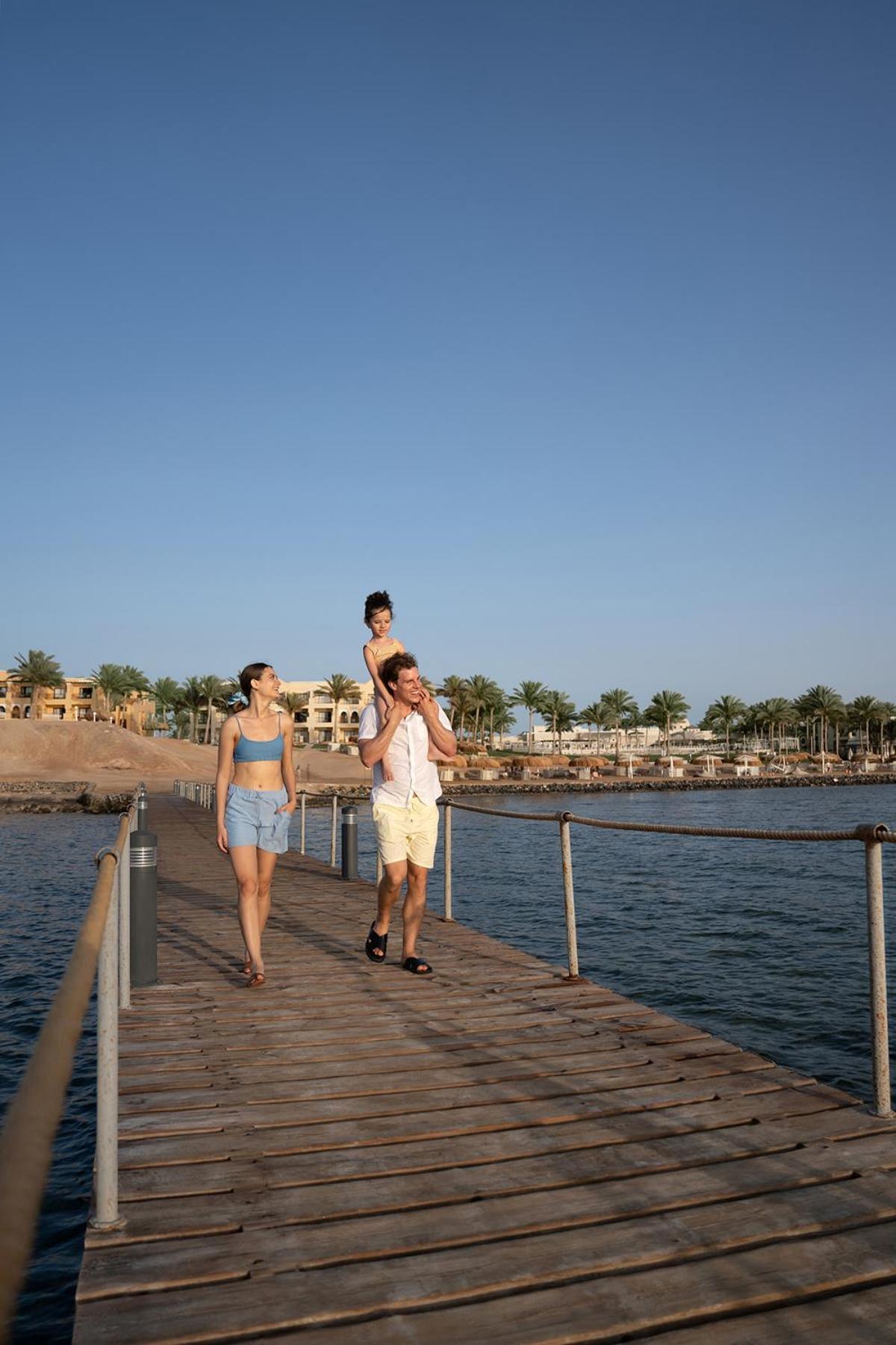 Jaz Neo Dar El Madina Hotell Coraya Bay Exteriör bild